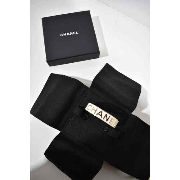 Chanel 22S Gold White Enamel Metal Interlocking CC Logo Arm Cuff Bracelet Small - Picture 2 of 12